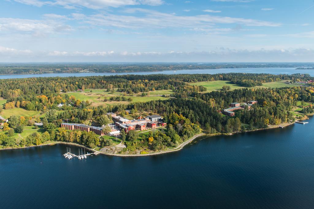 Отель Skogshem & Wijk Лидинго Экстерьер фото